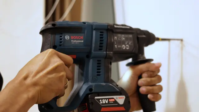 Bosch Professional 18V Perkakas Listrik Nirkabel