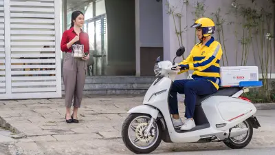 Kotak cerdas Milky Way dipasang pada skuter Vinfast.